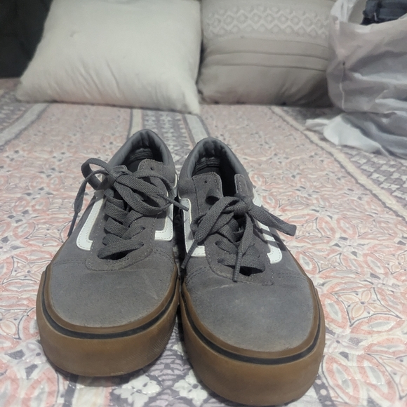 Vans Low Top Grey Suede Youth sz 5 - Picture 2 of 5